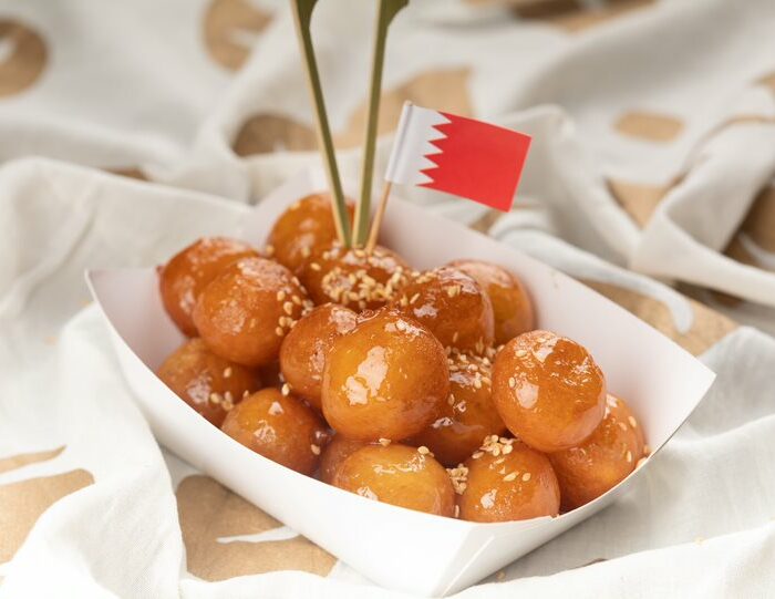 عومات